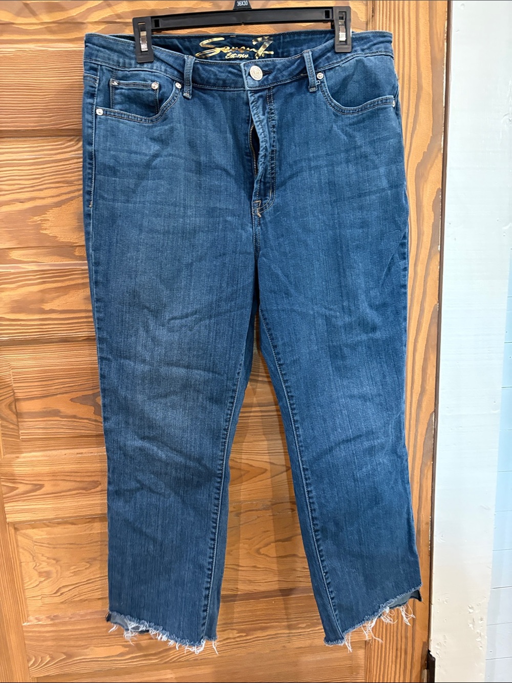 Seven7 Cropped Ankle Jeans in Dark Blue Denim